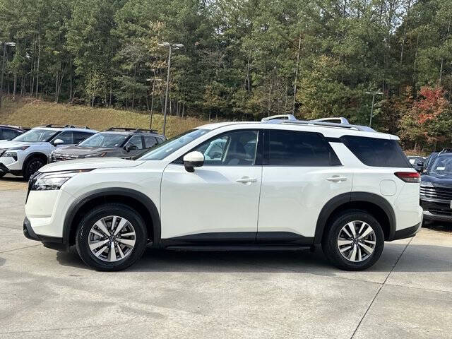 2023 Nissan Pathfinder SL