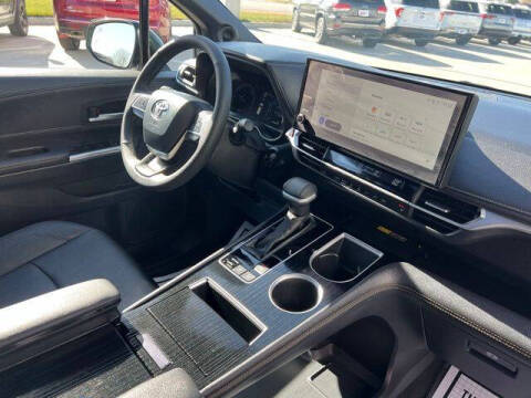 2025 Toyota Sienna Woodland Edition