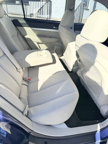 2011 Subaru Legacy 2.5i