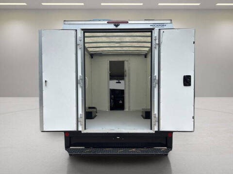 2025 Chevrolet Express 3500