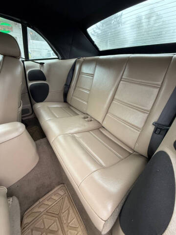 2004 Ford Mustang Deluxe