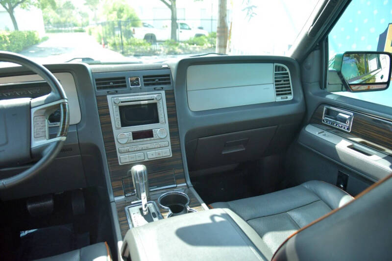 2009 Lincoln Navigator L