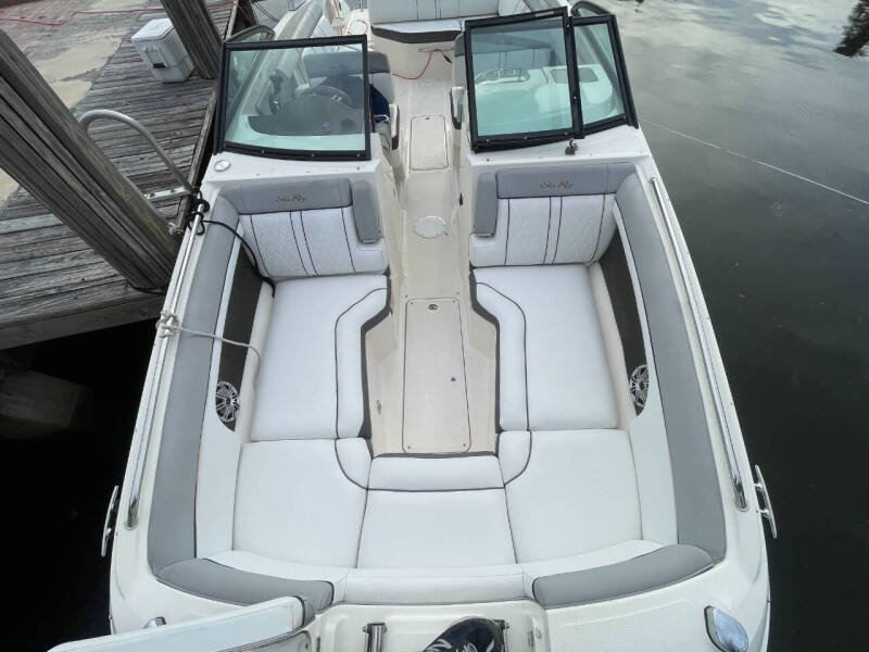 2016 Sea Ray 270 SUNDECK