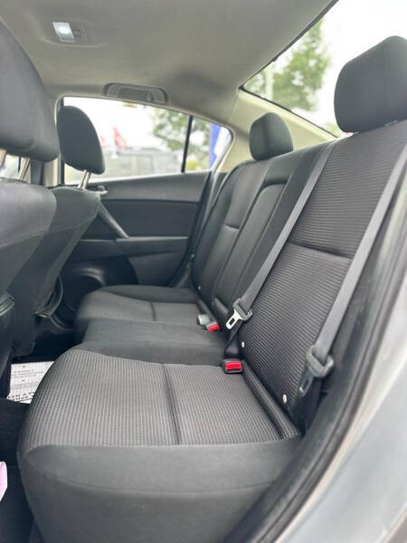 2013 Mazda MAZDA3 i Touring