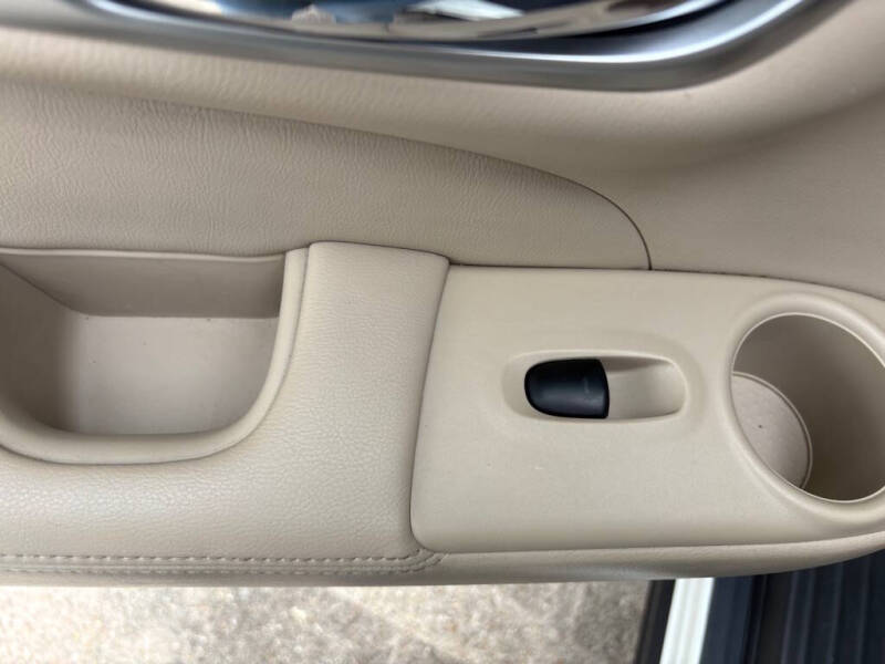2017 Nissan Pathfinder SL