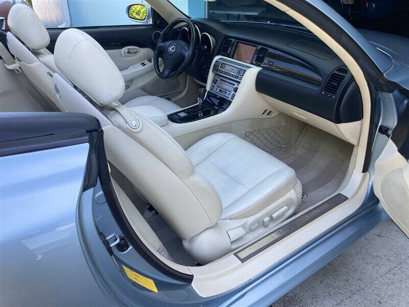2004 Lexus SC 430