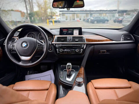 2018 BMW 3 Series 330i xDrive