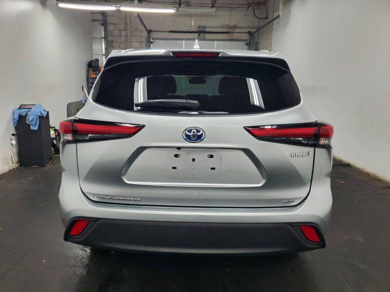 2022 Toyota Highlander XLE photo 6