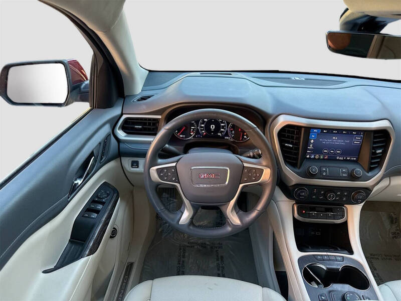 2022 GMC Acadia Denali