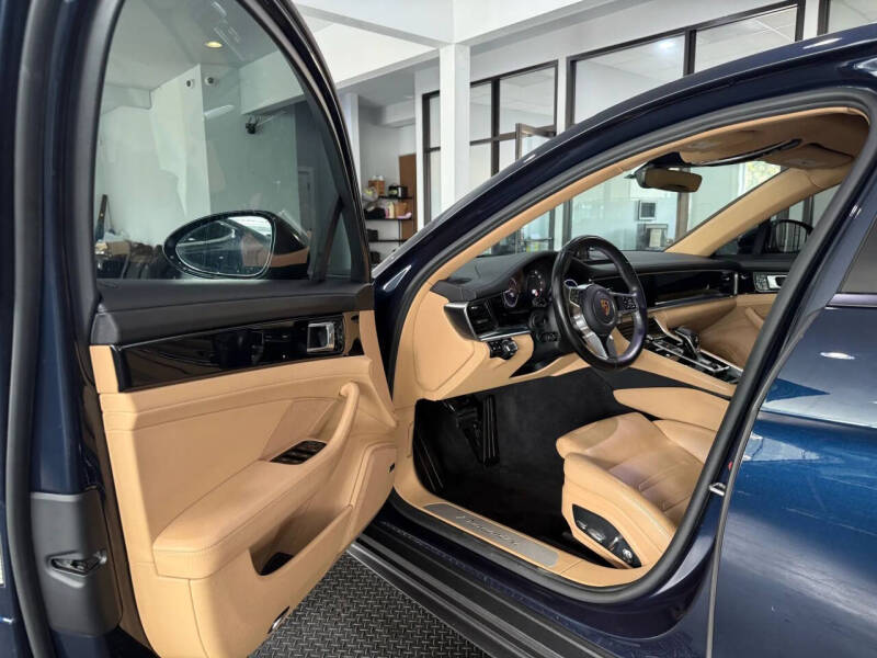 2017 Porsche Panamera