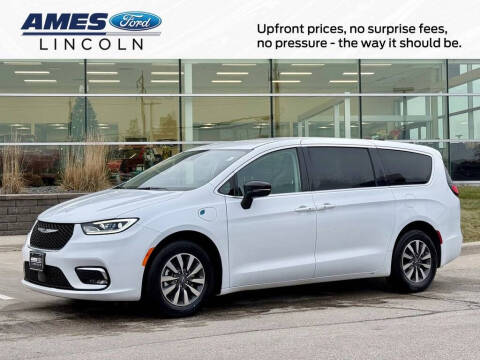 2024 Chrysler Pacifica Plug-In Hybrid Select