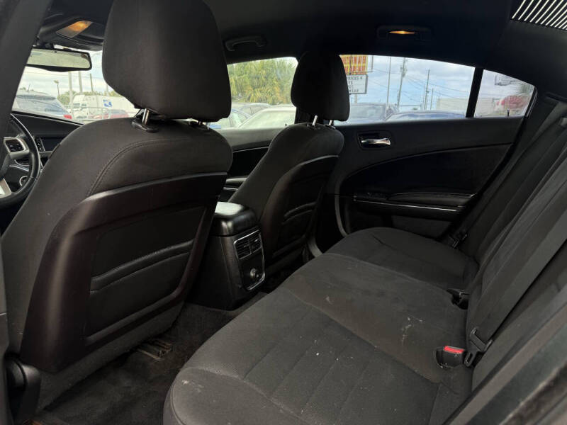 2013 Dodge Charger SE