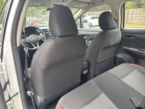 2025 Nissan Versa SR