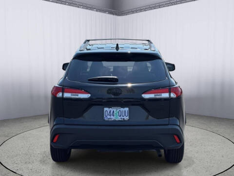 2025 Toyota Corolla Cross LE