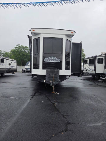 2020 Keystone RV HAMPTON