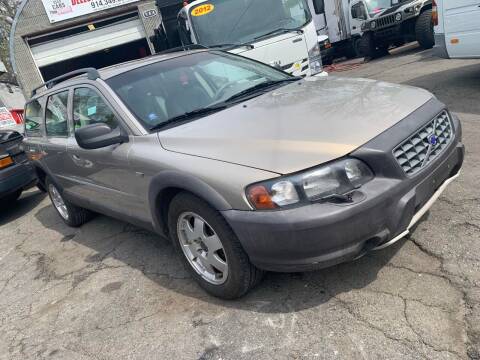 2003 Volvo XC70 for sale at Deleon Mich Auto Sales in Yonkers NY