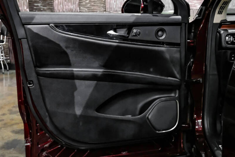 2021 Lincoln Nautilus Reserve