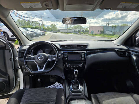 2017 Nissan Rogue Sport SV