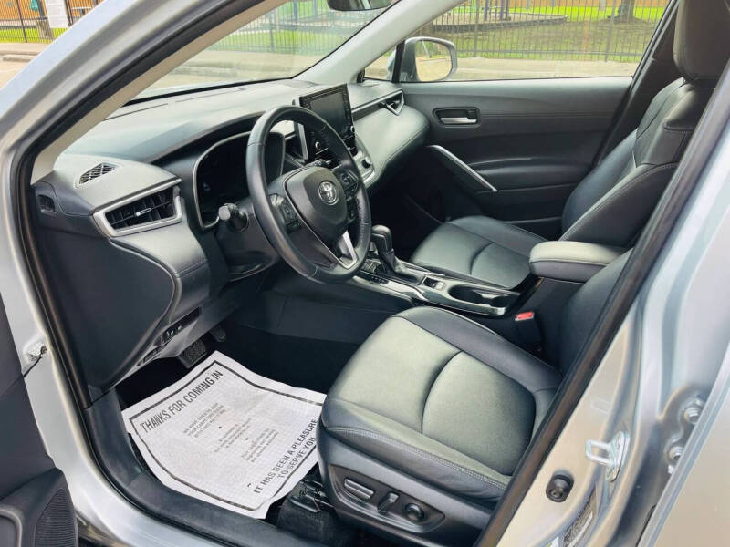 2022 Toyota Corolla Cross XLE
