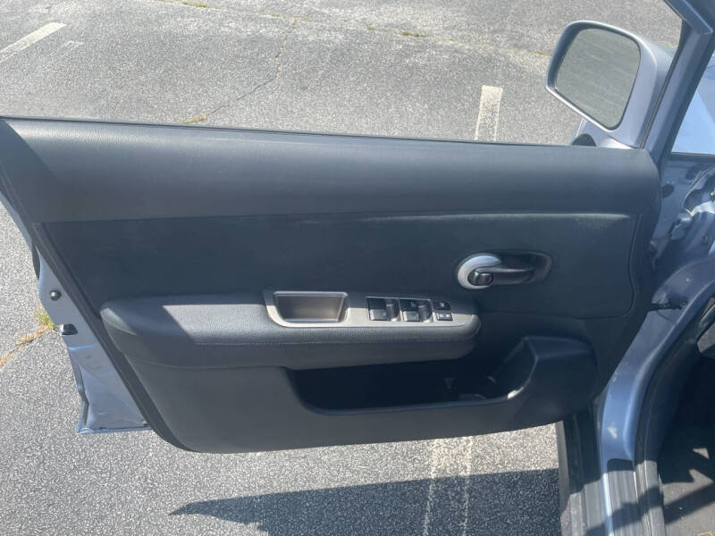 2011 Nissan Versa 1.8 S