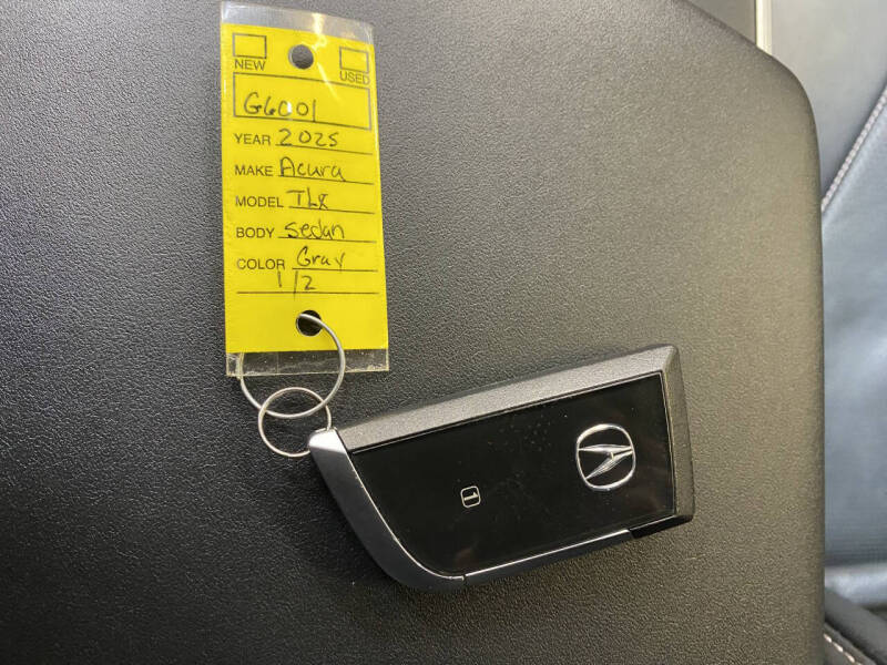 2025 Acura TLX w/Tech