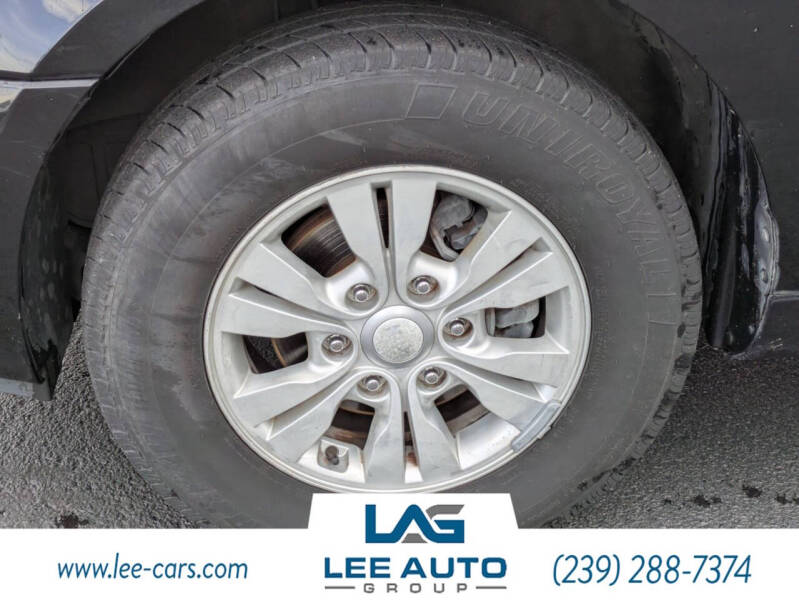 2012 Kia Sedona LX