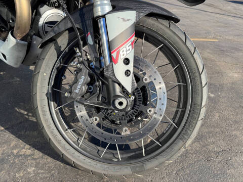 2023 Moto Guzzi V85 TT Travel