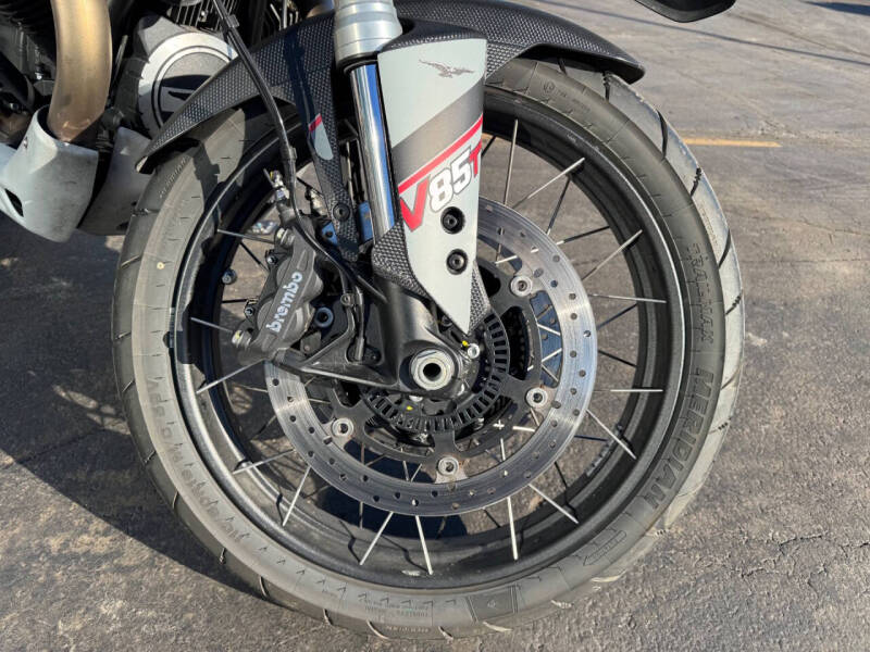 2023 Moto Guzzi V85 TT Travel