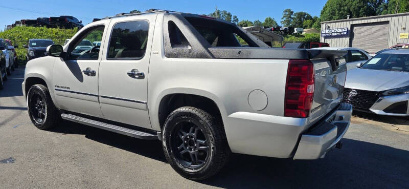 2011 Chevrolet Avalanche LTZ