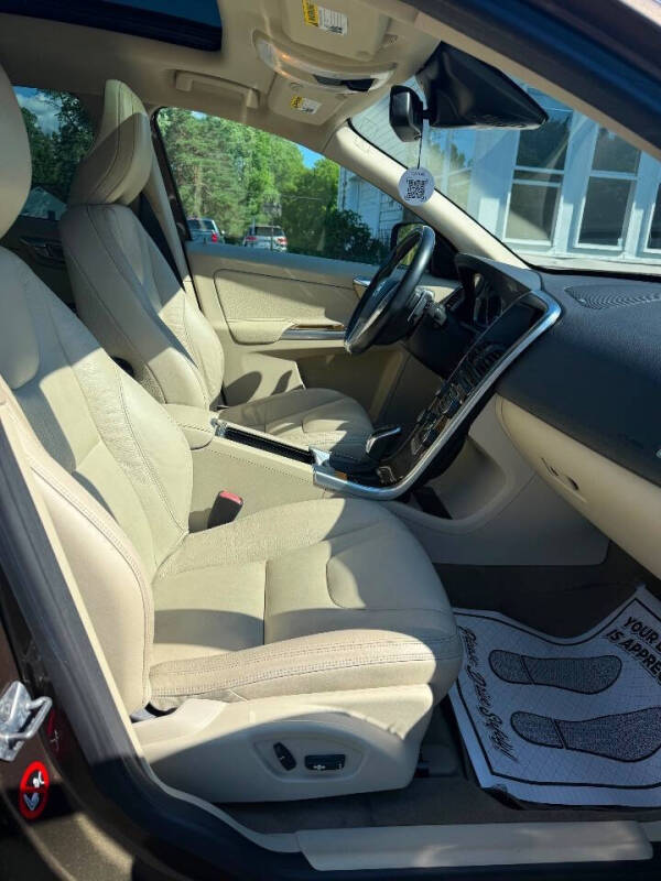 2014 Volvo XC60 T6 Platinum