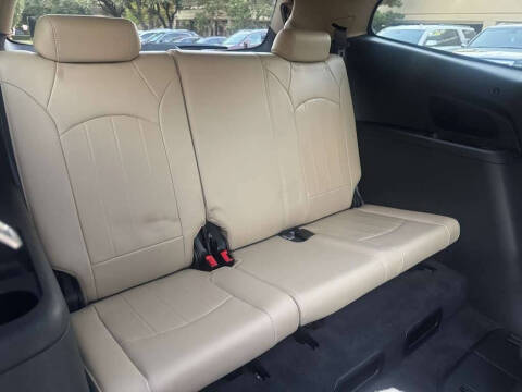 2011 Chevrolet Traverse LTZ