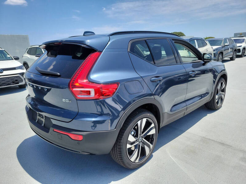 2026 Volvo XC40 B5 Plus