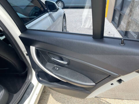 2013 BMW 3 Series 320i