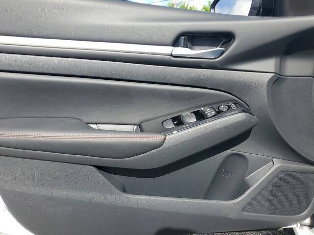 2025 Nissan Altima 2.5 SR