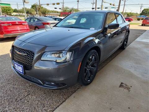 2021 Chrysler 300 for sale at South Plains Autoplex by RANDY BUCHANAN in Lubbock TX