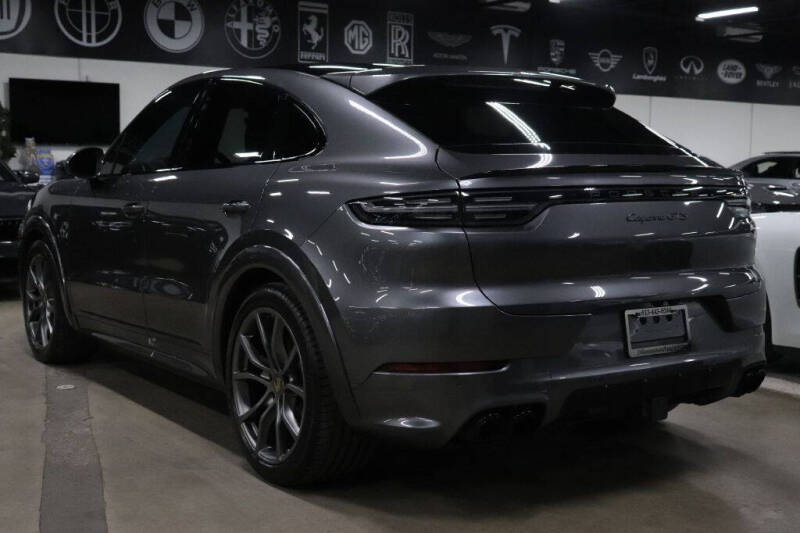 2021 Porsche Cayenne GTS Coupe