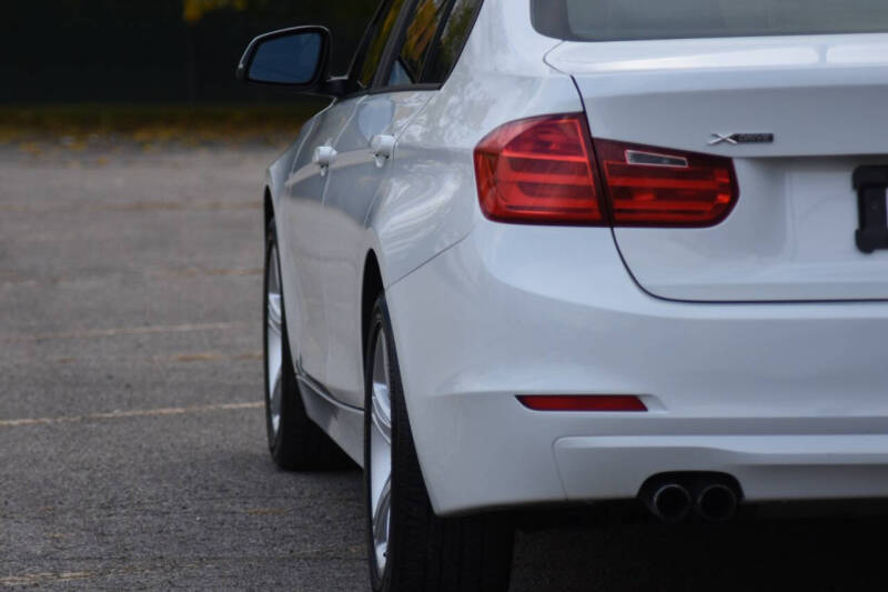 2013 BMW 3 Series 328i photo 11