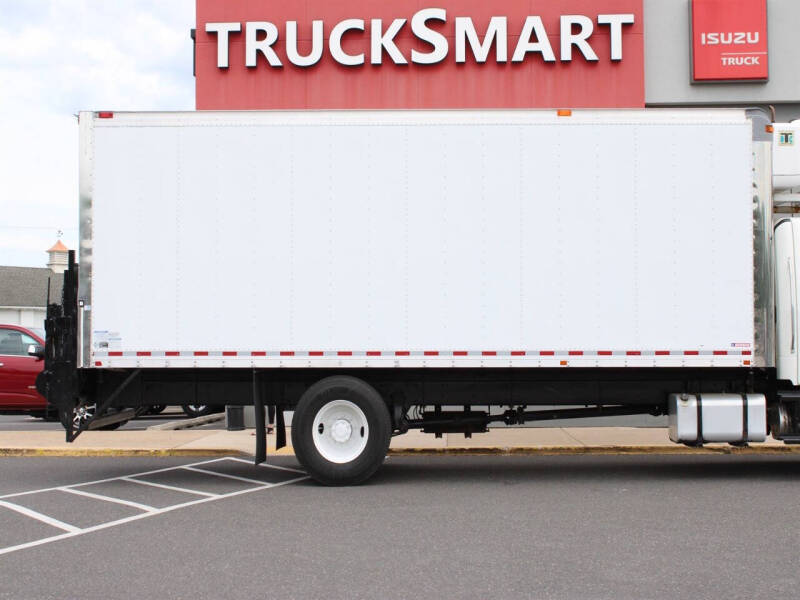 2018 Freightliner M2 106
