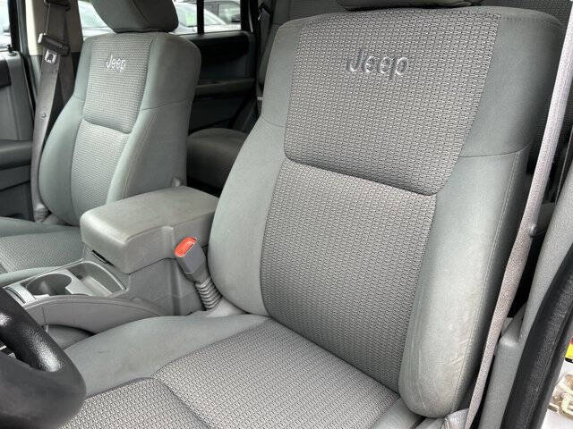2007 Jeep Commander Sport