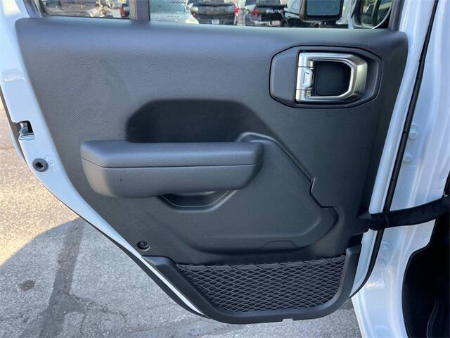 2025 Jeep Gladiator Sport