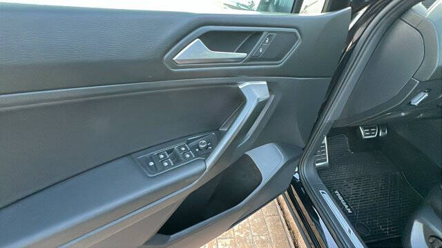 2021 Volkswagen Tiguan SE R-Line Black