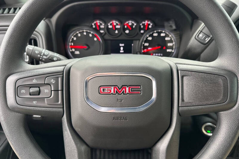 2025 GMC Sierra 2500HD Pro