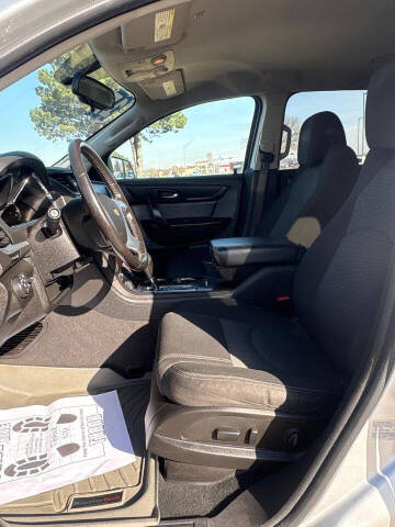 2017 Chevrolet Traverse LT