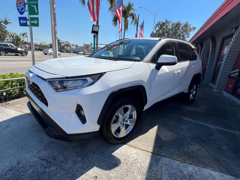 2020 Toyota RAV4 XLE