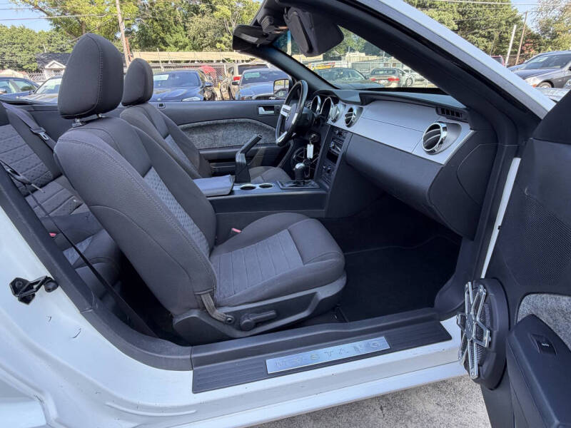 2006 Ford Mustang GT Deluxe