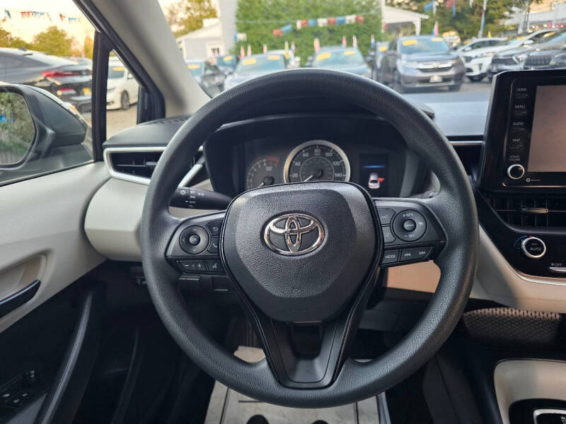 2022 Toyota Corolla LE