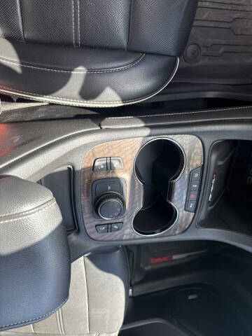 2021 GMC Acadia Denali