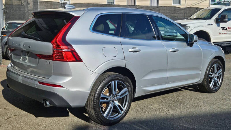 2021 Volvo XC60 T5 Momentum