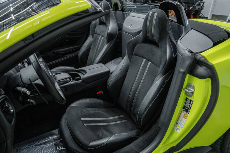 2022 Aston Martin Vantage