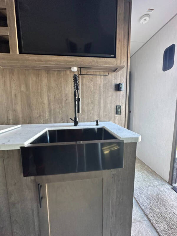 2022 Forest River Vengeance Rogue 26VKS